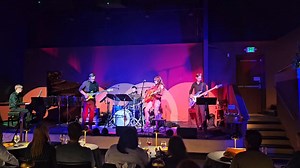 Eryn Bent live right now at Unit B! Amazing night! See you next time : ) | Unit B