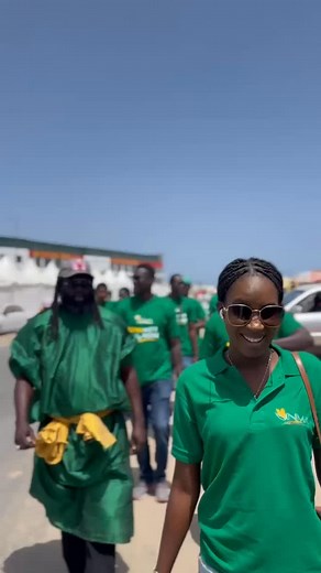 🎥 Retour sur notre animation chez les grossistes partenaires ! La NMA Sanders est allée à la rencontre des professionnels pour renforcer le lien et partager son expertise. 📍 Babacar Top – Yoff 📍 Matar Ndiaye – Yoff 📍 Mansour Sall – Parcelles 📍 Doudou Fall – Parcelles Merci pour l’accueil chaleureux et l’intérêt porté à nos produits ! 💪 | Nouvelle Minoterie Africaine NMA Sanders