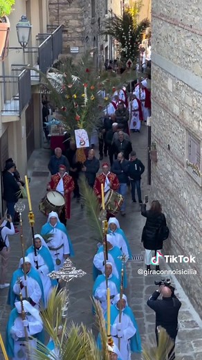 Domenica delle Palme a Gangi: Tradizioni e Celebrazioni