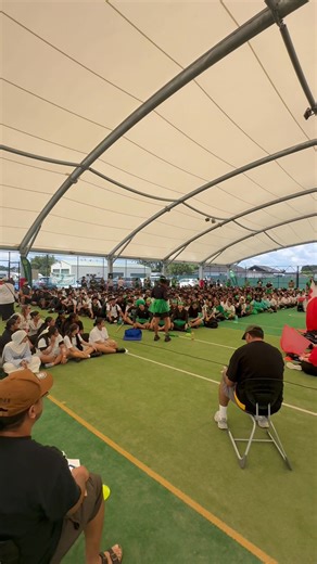 💚🌊 POUNAMU = THE TAONGA OF THE DAY! 🌊💚 Our POUNAMU whaanau brought pure mana and heart, proudly representing the Kingdom of Tonga 🇹🇴✨ They performed ʻEiki Koe ʻOfa ʻAʻau — a treasured Tongan himi that carries deep spiritual power and cultural pride. This beautiful hymn speaks of the abiding love of God, compared to the vastness of the ocean 🌊 — a love that: 💛 covers our shortcomings 💪 sustains us in moments of weakness 🤝 strengthens the collective through faith and community The title 