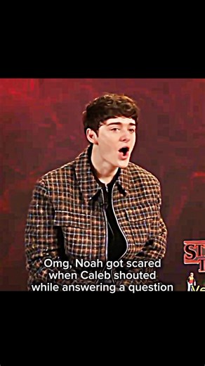 Omg Noah Schnapp got scared #strangerthings