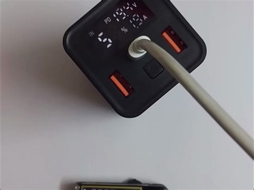 PD65W数显移动电源双向快充IP5389方案实时动态显示电压电流2万毫安便捷小巧型充电宝4节21700方条形大量自制移动电源套料套件成品款式多样便宜又好用
