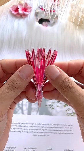 64K views · 1.3K reactions | The peacock that can open the screen, it’s really beautiful when it’s opened. #origami #origamiart #art #handmade #paperart #paperfolding #paper #papercraft #origamipaper #papiroflexia #origamilove #diy #origamiartist #papercrafts #origamilovers #instaorigami #craft #origamiwork #d #design #creative #artist #paperartist #love paper craft ideas | paper craft ideas | Facebook