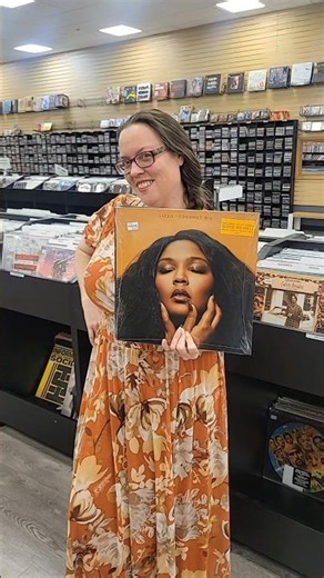 Lizzo New Album “Bitch” Announcement! Indie Exclusive Copper & Black Ice Vinyl – June 5th!