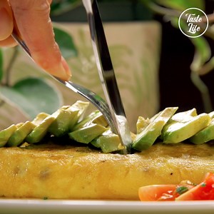 448K views · 3.8K reactions | Are you looking for a healthy and nutritious breakfast? Recipe: https://www.tastelife.tv/recipe/california-avocado-omelet_38865.html | Taste Life | Facebook