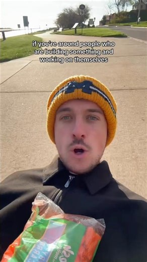 it blends quietly. 🖤 #wenevergetyounger #environment #circle #friends #influence