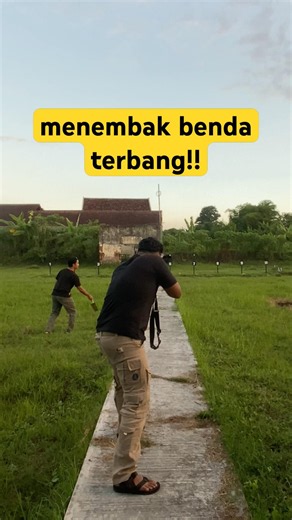 apakah bisa kita menembak benda terbang?!🤯⚠️ coba lihat ini!!
