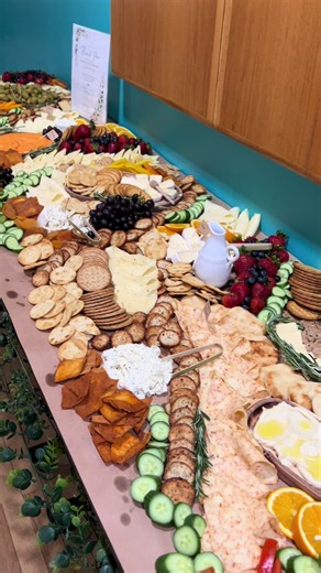Make a 100-person charcuterie spread with me! This grazing table was created to be completely vegetarian and nut-free, with a dedicated section that was also gluten-free and vegan. One of the things that matters most to me is making sure everyone feels included at the table. Whether you’re looking for a hand-slaughtered halal spread, a vegetarian or vegan option, a gluten-free selection, or need accommodations for specific allergens, I’m happy to create a spread that’s both beautiful and tailore