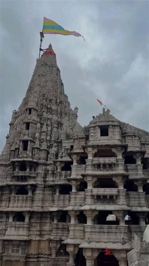 Dwarkadhish on Instagram: "13 October 2025 Dwarkadhish Temple full Day Darshan श्री भगवान द्वारकाधीश जी के पुरेदिन की आरती दर्शन #friendship_with_dwarkadhish #DailyDarshan_of_Dwarkadhish #dwarkadhish_temple #Dwarkadhish #जयद्वारकाधीश #જયદ્વારકાધીશ #જય_દ્વારકાધીશ #દ્વારકાધીશ #દ્વારકા #jaydwarkadheesh #jaydwarkadhish #gomti #dwarkadish #faith #dwarkadhishvideo #dwarkesh❤️ 👑 #dwarkadhish_radha💕💕 #dwarkadhish_official🤍🥀 #god #dwarkadhish_temple#view #viral #krishna #jaydwarkadhish #dwarkadhish_