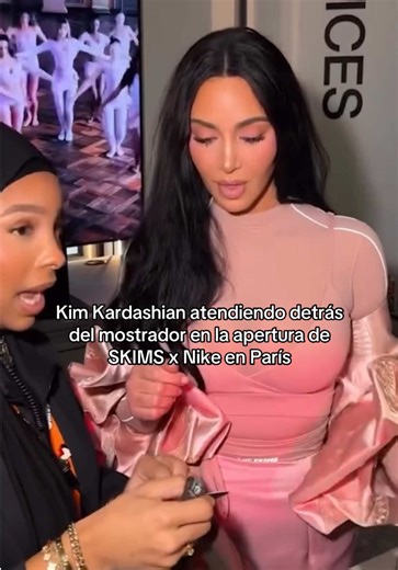 Kim Kardashian en la apertura de SKIMS x Nike en París