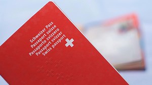 Mann von den Kapverden erhält keinen Schweizer Pass, weil er seine Windschutzscheibe nicht enteist hat