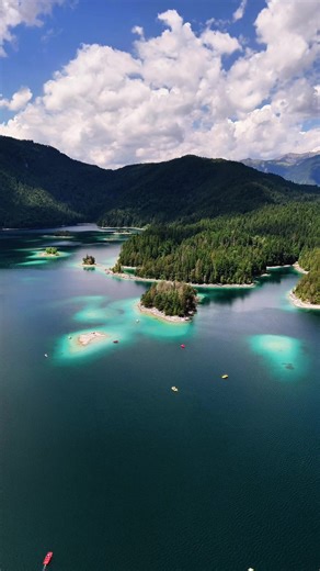 🌲✨⛰️Most beautiful lake in Germany ♥️ This definitely belongs on your bucket list. 📍Lake Eibsee, Bavaria #nature #eibsee #beautifuldestinations #travel #mountain