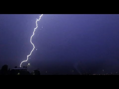 4K LIGHTNING STRIKES IN SLOW MOTION