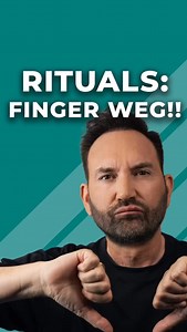 Kaufst du solche Kosmetikprodukte? Stark parfümiert beispielsweise? Checke beim Kosmetikkauf immer, was drin steckt. Mit Apps wie zum Beispiel CodeCheck oder ToxFox! So siehst du sofort, ob das Produkt deiner Haut eher schaden könnte, als hilft! #verbraucherschuetzer #ronperduss | Ron Perduss