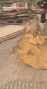 How does the Eterra Stinger Spiral Splitter work? Simply position the splitter over your log, engage your hydraulics and start splitting. The starter tip feeds the splitter into the log so it doesn't overload itself, and as it drives down into the log, the log will split. #eterra #skidsteer #skidsteerattachment #excavator #wood #auger #augerdrive #attachment #construction #skidsteersolutions | Skid Steer Solutions