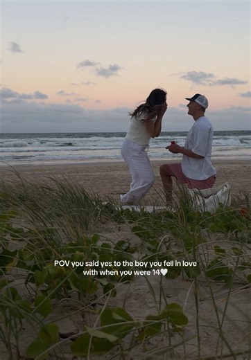 Beach Proposal: A Dreamy Engagement at Sunset