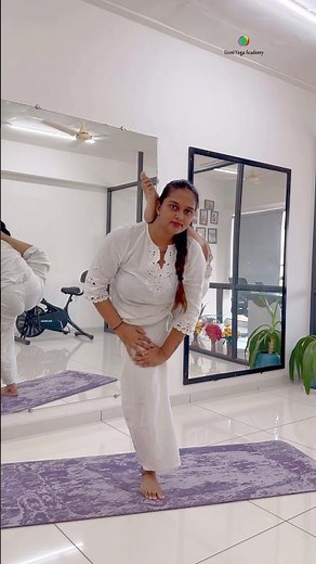 Leg behind head yoga pose #yogaurmi #urmiyogaacademy #yogawithurmipandya #shorts #shortvideo #yt