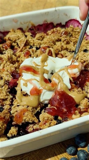 PB&J Protein Breakfast Crumble #breakfast #protein #recipe