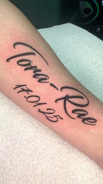 Sometimes the best tattoos are the ones that mean the most… Treat a mum this Mothers Day with her own tattoo - we can do names, birth signs, handprints, fingerprints and those hand-holding pieces you all love right now! Ava has 14th March free for all you lovely mums out there 💗 Studio - Liverpool Tattoos Orrell Park Artists - Roly Leyva, Ryan Grey, @demstattoos @AvaInked Supported by @Tattoo Everything Supplies BOOKINGS ARE NOW OPEN! To book a tattoo, raise any queries or want a free online co