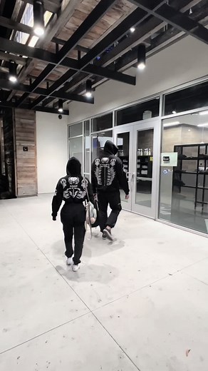 Full outfits from @Breathedivinity.