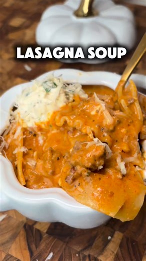 Lasagna soup is like a big hug in a bowl. It’s creamy, cheesy, and gives you all the things you love about lasagna without the mess. 😍 Lasagna Soup Recipe * 1 pound of 80/20 ground beef * Salt, pepper, smoked paprika, garlic and onion powder, to taste * 1 yellow onion * 3 cloves garlic, minced * 2 heaping tablespoons tomato paste * 2 1/2 cups chicken broth * 1 - 25 oz jar of your favorite marinara sauce * 8 oz of uncooked broken lasagna sheets * 1 cup heavy cream For the ricotta mixture * 1/2 c