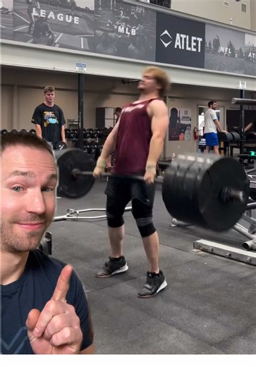 Great clean lift by jordanmckenzie75kg/IG @Muscle and Motion #weightlifting