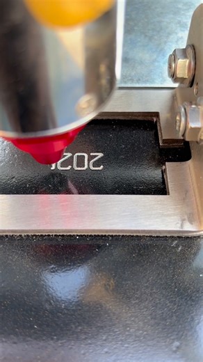 16K views · 2.8K reactions | #Handheld laser marking machine # Laser engraving # Steel pipe marking # Metal engraving # Fiber laser marking machine | Brenda Liu | Facebook