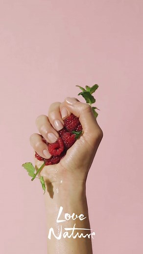 Wanna enjoy an energizing experience when you shower? Grab our Love Nature Energizing Exfoliating Shower Gel & Fragrance Mist 🌱 The organic mint & raspberry extracts leave the skin feeling smooth with a juicy scent.🍓 And yes, it does come in sustainable packaging! ♻️ Add to your shopping 🛒 and place an order by simply typing the product code on our website or mobile app📱 🔍: 43954, 41493 Don’t forget to rate and review🤩✅ our products, your feedback is important to us! #Oriflame #OriflameInd