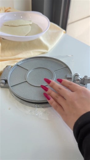 Tortilla Cake Press: Perfecting Your Kitchen Baking