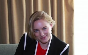 【中英/ErikaLinder】电影采访 Erika Linder and Natalie Keill talk Below Her Mouth