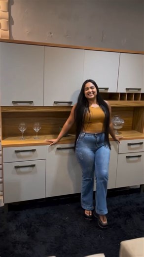 Ditudimtem Móveis on Instagram: "Cozinha Compacta Ronipa Cabernet Prime com Nicho Adega. Espaço para todos seus utensílios! 😍🤌🏽 O Cabernet Prime é perfeito pra você. Tem 47cm de profundidade e adega para suas garrafas :) As gavetas contam com corrediça telescópica, proporcionando abertura total e segura! ✨ Informações: - Marca: Ronipa📍 - Modelo: Cabernet Prime📍 - Estrutura: 100% MDF📍 Características: - Puxador bronze📍 - Nicho decorativo com adega📍 - Tampo inteiriço de 2 metros📍 - Tampo 