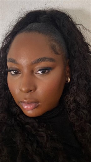 Roshxanarae on Instagram: "No undereye creasing? Here’s why. I lightly tapped setting powder onto my puff, then sprayed it with setting spray before pressing it in. Game changer. Lock it in without the dryness. #MakeupHack #UndereyeSmooth #SettingPowderTrick #explorepage✨"