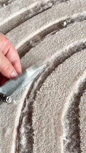 Cutting diamond thread patterns on carpet using a machine