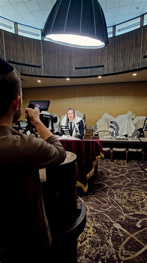 ‎Simcha Leiner שמחה ליינר‎ on Instagram: "Takes an army to make a great video! Here’s a short behind-the-scenes of creating our latest masterpiece! Link in bio for full video ! Song produced by @shuathedj Video produced by @mottyberkowitz #keinyehiratzon #bts #jewishmusic"