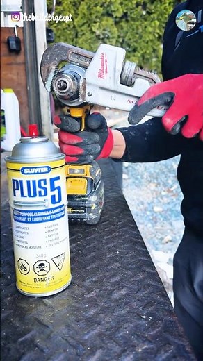How to Loosen a Stuck Drill Chuck 🔧 #shorts