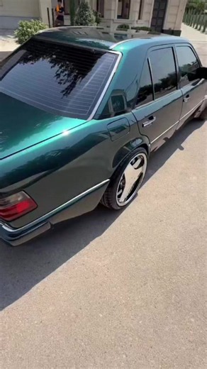 Mercedes C 220 – أبرز مواصفات وأسئلة بحثية