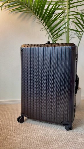 Safe Travel Hacks with Aluminum Suitcases