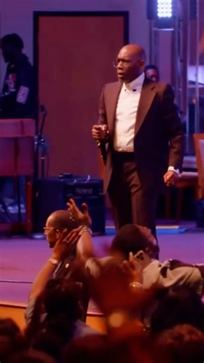 1.7K views · 51 reactions | God will never bless people who are selfish- Pastor Jamal Bryant Join Us for Bible Study tonight as we flashback to our breakthrough service, Dr. Jamal Bryant left us with a powerful message! Tune in tonight to catch the replay at 7PM on our Facebook and YouTube platforms! #2ndeb #biblestudy | Second Ebenezer Church | Facebook