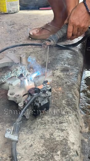 9.8K views · 44 reactions | Remove stockup caliper bolt pcx 160 #hondamotorcycle #pcx160 #instagram #pcx #honda #fbreelsfypシ゚viralfbreelsfypシ゚viral #motorcycle | Sampletipsmekanic | Facebook