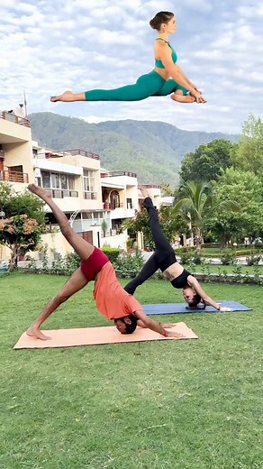 11K views · 9.4K reactions | Eka pad rajkapotasana ll #yogi #yoga #yogini #fit #fitness #uk #usa #mumbai #delhi #vietnam #surat #india #nepal #haridwar #rishikesh #ashtanga #udasin #ram #krishna #goa #uk #usa #osho #viral #viralvideos #tantra #tantrayoga | Hatha Yoga Guru | Facebook