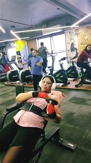 DABANG LADY 🔥 BICEPS WORKOUT GYM MOTIVATION