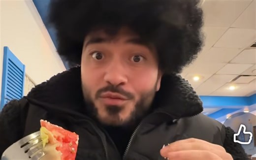 Struggling NY Greek diner gets helping hand from Turkish foodie influencer | eKathimerini.com