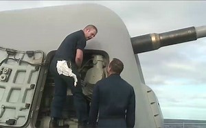 Mk-45舰炮保养与射击训练