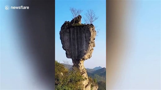 Cet énorme rocher tient en équilibre depuis des milliers d'années en chine !
