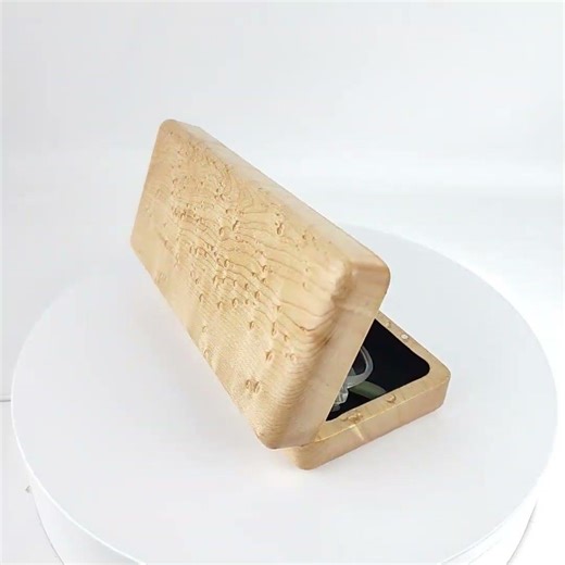 Birdseye Maple Eyeglass Case | Handcrafted Everyday Luxury