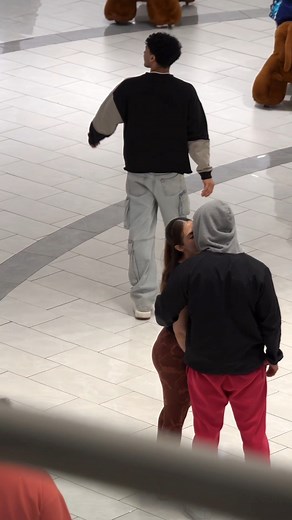 249K views · 9.7K reactions | Your favorite wingman!!! #wingman #nyc | mailson_junio | Facebook