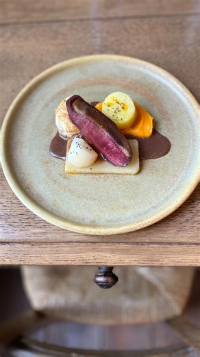C a n a r d S a u v a g e foie gras - pommes de terre confit - carotte - chou rave - sauce au épices @boucherielefebvre #gibier #ardellerestaurant #rochefortbelgium | Ardelle restaurant