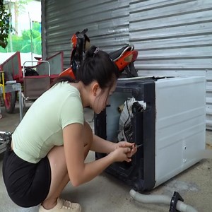 18_Years_Old_Girl_Restores_Broken_Top_Loading_Washing_Machine_Working Part 19 | Cordle 1M