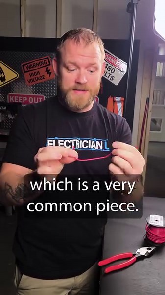 220K views · 2.1K reactions | Electrician Hack - How to bend conduit like a pro #electrician #electricians #electricianu #electricianstuff #electricianshit #electriciansoftiktok #electriciansofinstagram #electriciansofamerica #electricaltips #electricianhack #electricianhacks #electricalhacks #electricaltipsandtricks #sparky #sparkylife #fyp #electricianlife | Electrician U | Facebook
