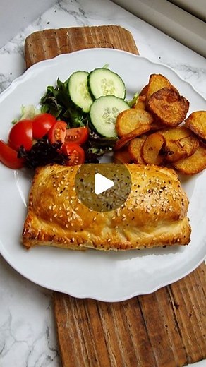 Amy Sheppard on Instagram: "Creamy Leek & Salmon Bakes If you're looking for a new way to eat salmon, you've got to try these! They are so easy, they only have 5 main ingredients and the salmon cooks perfectly every time! Use the narrow, thick salmon fillets for this as the the flat ones cook too quickly and won't fit in the pastry! Let me know in the comments 👇 what you think of this one! A x Makes 4 4 thick boneless, salmon fillets (skin removed) 1 leek very finely sliced 50g of butter 200g t